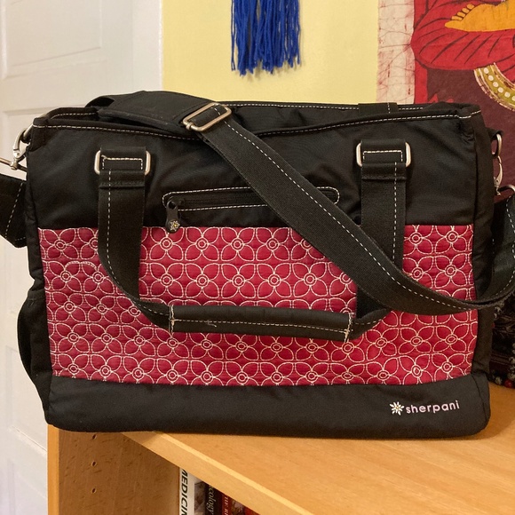 Sherpani Priya Crossbody Messenger Shoulder Laptop Bag Padded Travel School Work - Picture 1 of 13